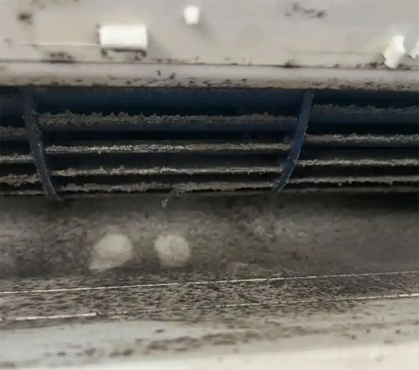 博白空调吹的风有股烧焦味是怎么回事